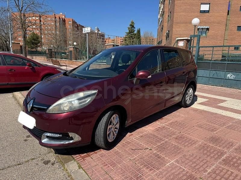 Usado Renault Grand Scénic III 110 CV (80 kW) 2014 Granate Monovolumen