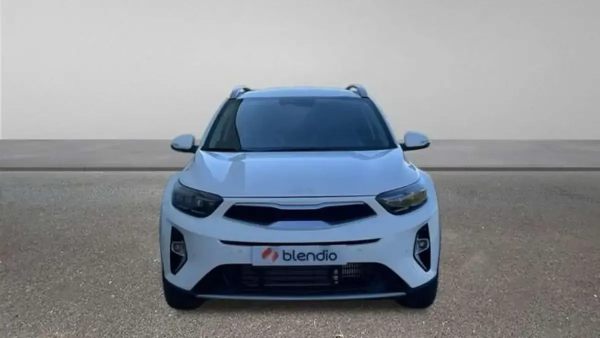 Usado Kia Stonic Style 101 CV (74 kW) 2025 Blanco SUV