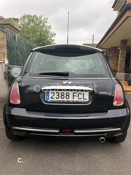 Usado Mini ONE 90 CV (66 kW) 2006 Negro Utilitario