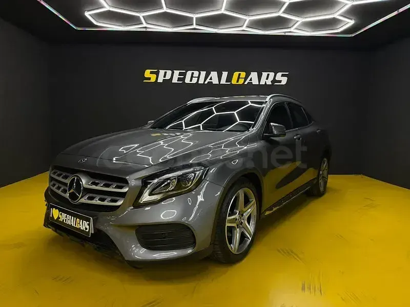 Usado Mercedes GLA180 122 CV (89 kW) 2019 Gris / plata SUV