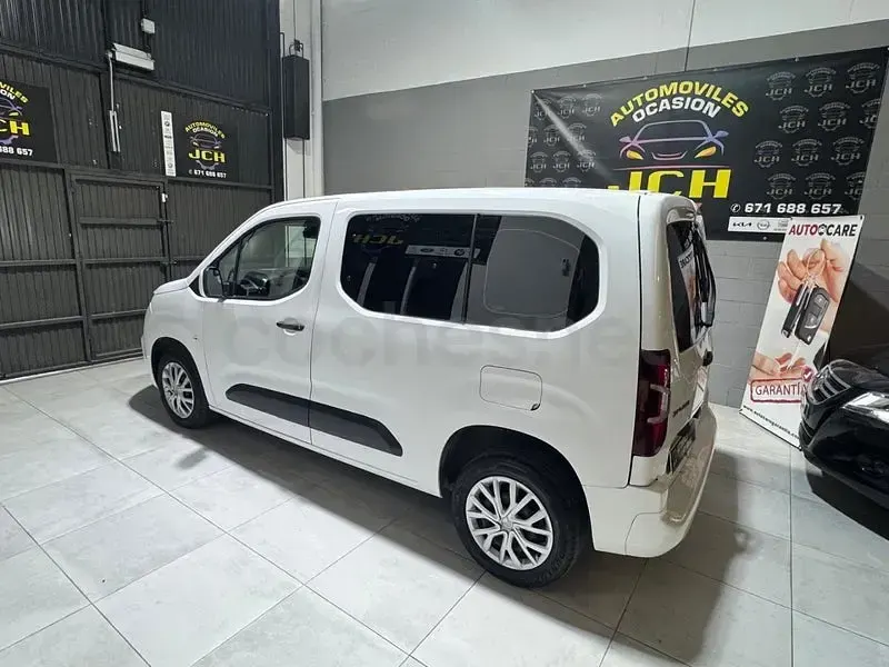 Usado Citroën Berlingo Business Class 102 CV (75 kW) 2022 Blanco Monovolumen
