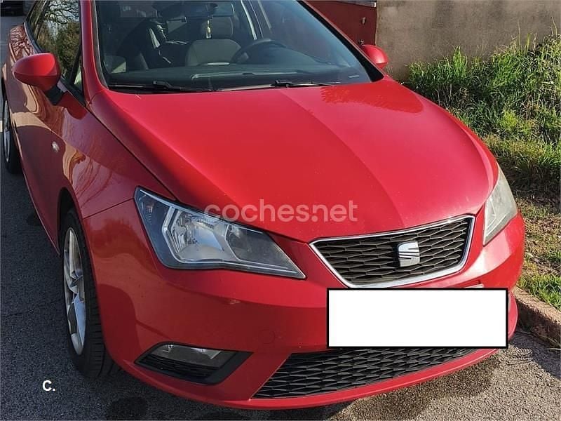 Usado Seat Ibiza Style 90 CV (66 kW) 2012 Rojo Berlina