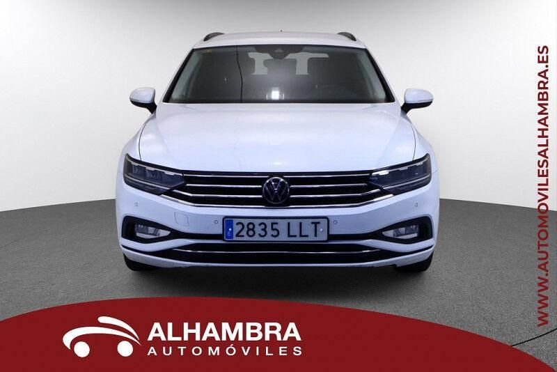 Usado VW Passat Executive 120 CV (88 kW) 2020 Blanco Familiar