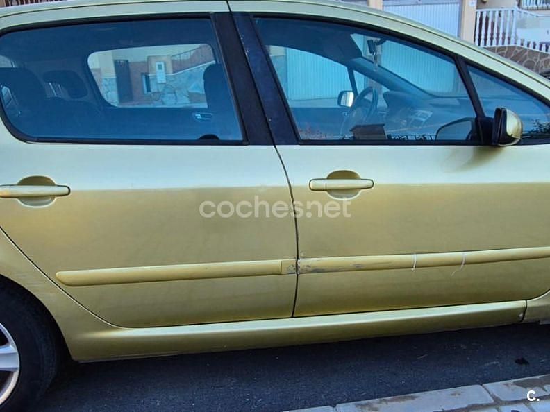 Usado Peugeot 307 110 CV (80 kW) 2004 Marrón Berlina