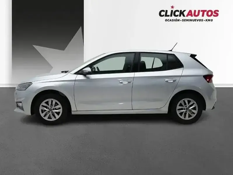 Usado Skoda Fabia Selection 115 CV (84 kW) 2026 Gris / plata Utilitario