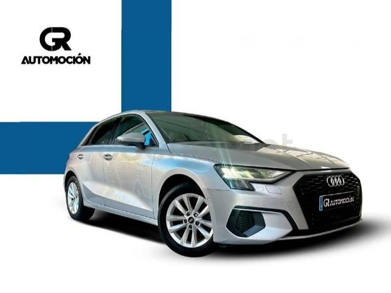 Usado Audi A3 110 CV (80 kW) 2021 Gris / plata Berlina