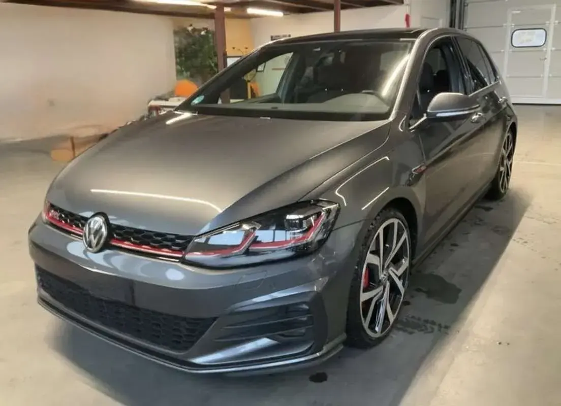 Usado VW Golf VII GTI 245 CV (180 kW) 2018 Gris Utilitario