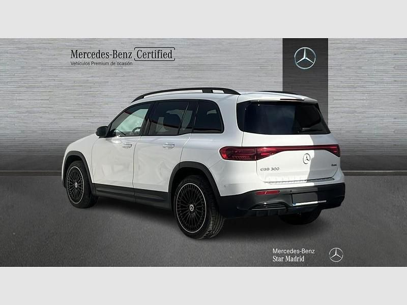 Usado Mercedes EQB300 167 kW (228 CV) 2025 Blanco SUV
