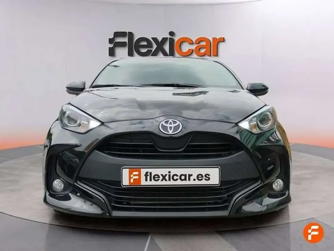Usado Toyota Yaris Active 116 CV (85 kW) 2025 Negro Utilitario