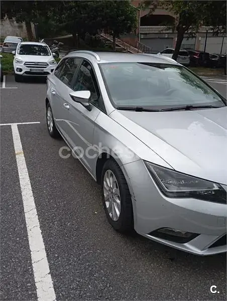 Usado Seat Leon ST Reference 105 CV (77 kW) 2016 Gris / plata Familiar