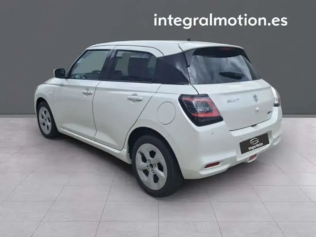 Usado Suzuki Swift 82 CV (60 kW) 2026 Blanco Utilitario
