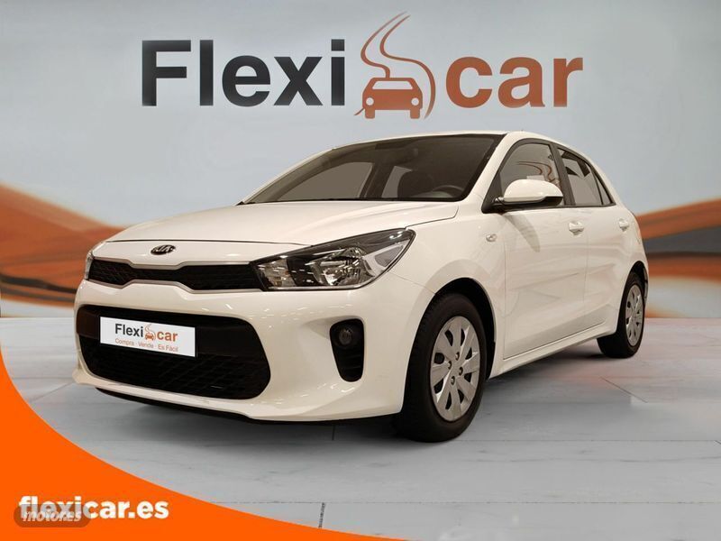 Usado Kia Rio 84 CV (61 kW) 2018 Blanco Berlina