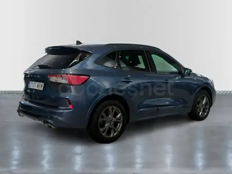 Usado Ford Kuga ST-Line 120 CV (88 kW) 2022 Gris / plata SUV