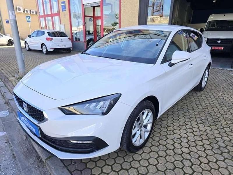 Usado Seat Leon ST Style 131 CV (96 kW) 2022 Blanco Familiar