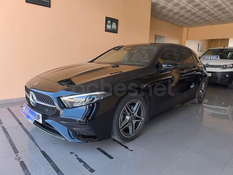 Usado Mercedes A180 116 CV (85 kW) 2023 Negro Berlina