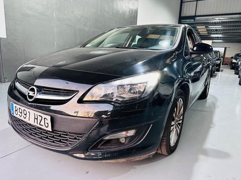 Usado Opel Astra Business 110 CV (80 kW) 2014 Negro Berlina