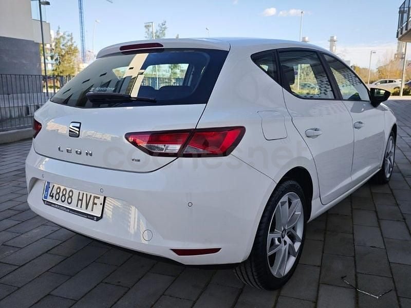 Używany Seat Leon Style 125 KM (91 kW) 2014 Biały Sedan/Limuzyna