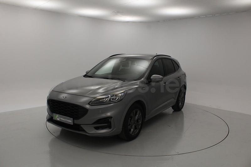 Usado Ford Kuga ST-Line X 190 CV (139 kW) 2022 Gris / plata SUV