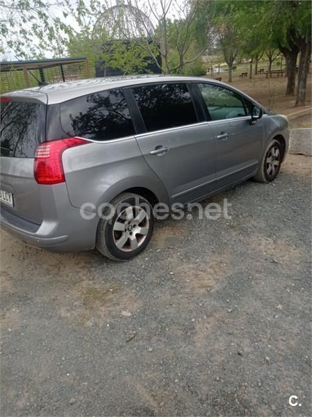 Gris / plata Usado 2014 Peugeot 5008 Allure Monovolumen | 6800 € (Buen precio) - Imagen 1/2