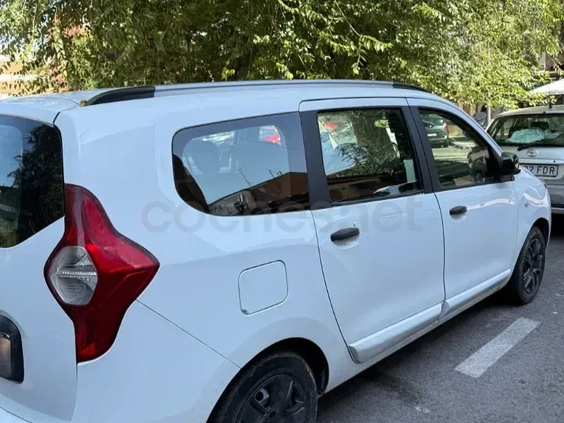 Usado Dacia Lodgy 102 CV (75 kW) 2019 Blanco Monovolumen