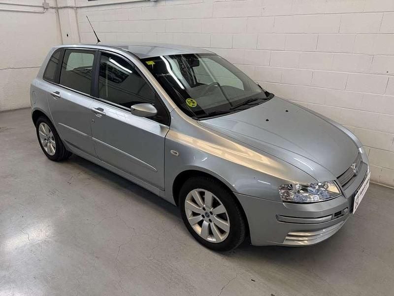 Gris Usado 2006 Fiat Stilo Dynamic Utilitario | 4200 € (Precio justo) - Imagen 1/4