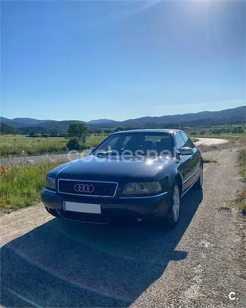 Usado Audi S8 340 CV (250 kW) 2000 Violeta / lila Berlina