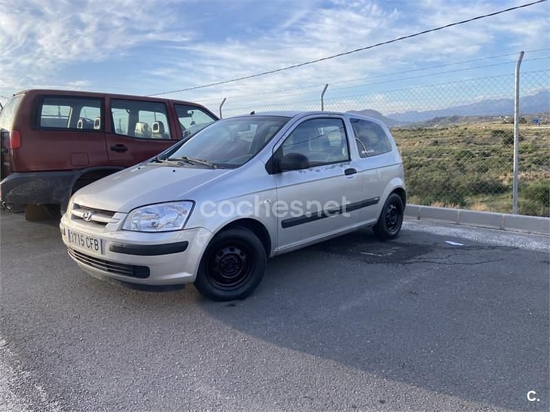 Usado Hyundai Getz 63 CV (46 kW) 2003 Gris / plata Utilitario