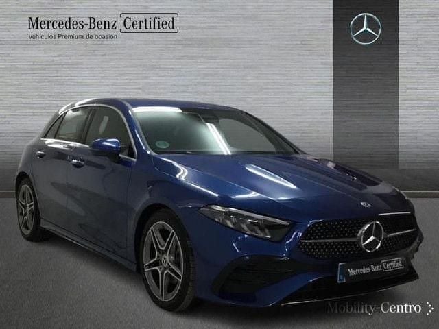 Usado Mercedes A180 AMG line 116 CV (85 kW) 2024 Azul espectra Utilitario