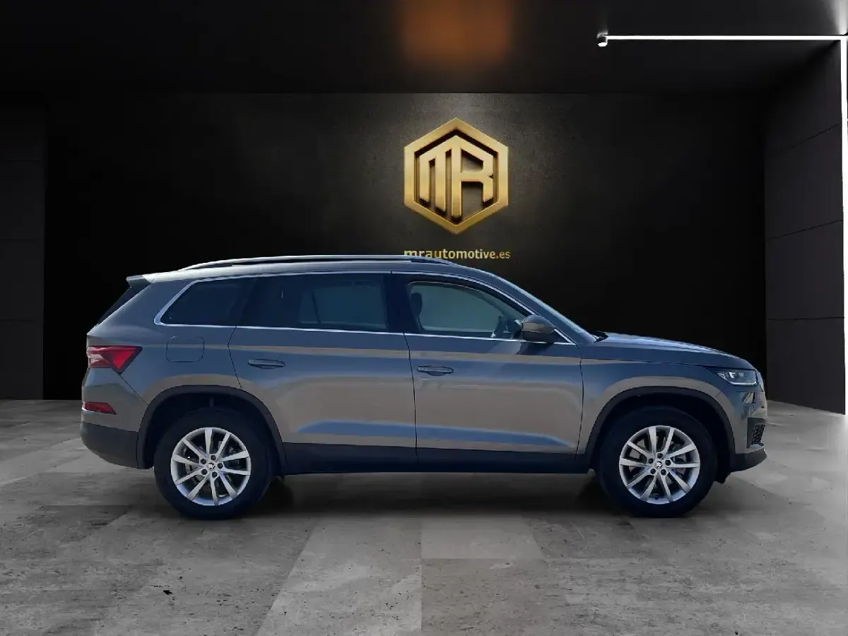 Usado Skoda Kodiaq 200 CV (147 kW) 2024 Gris metalizado SUV