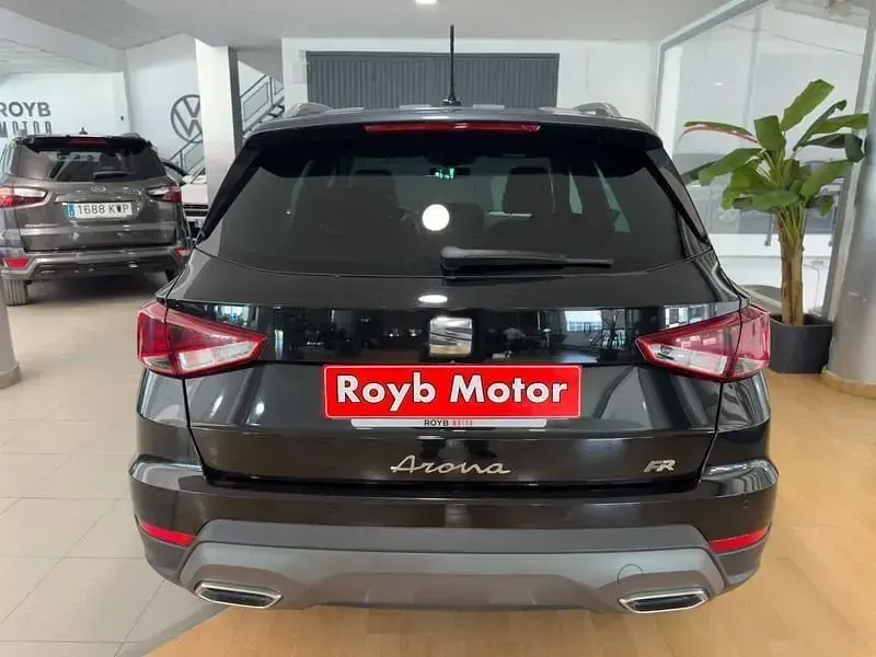 Usado Seat Arona FR 150 CV (110 kW) 2024 Negro SUV
