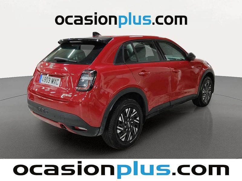 Usado Fiat 600 100 CV (73 kW) 2024 Rojo SUV