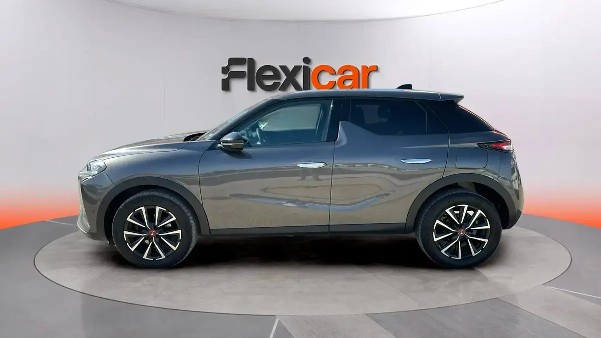 Usado DS Automobiles DS3 Crossback Performance 131 CV (96 kW) 2023 Gris SUV