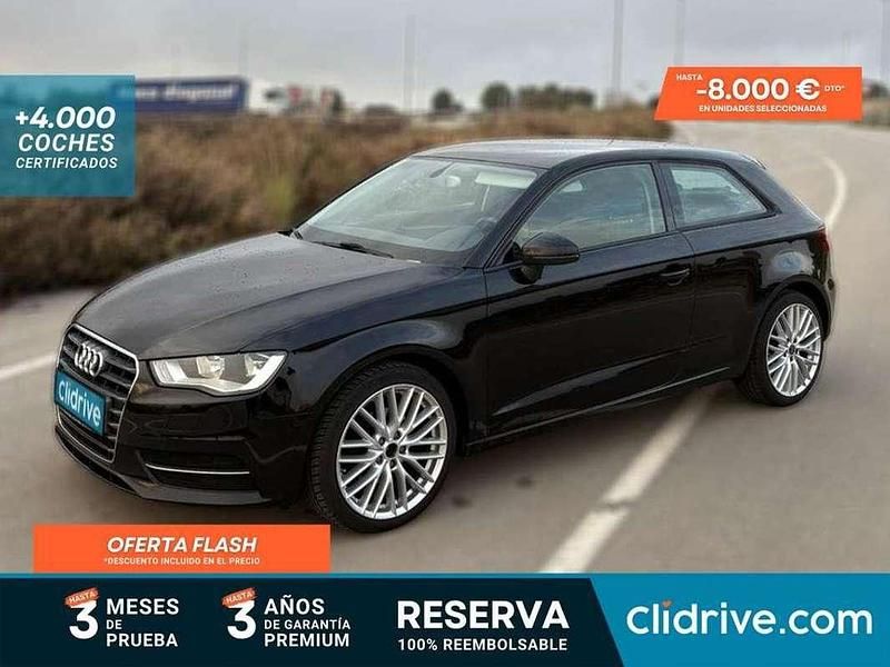 Usado Audi A3 Attraction 105 HP (77 kW) 2014 Preto Sedan