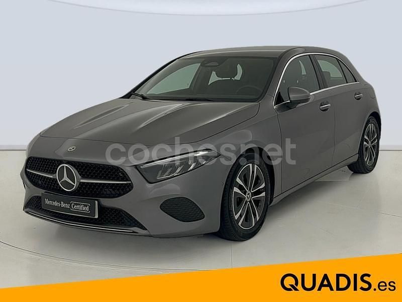 Gris / plata Usado 2024 Mercedes A180 Berlina | 33.900 € (Precio justo) - Imagen 1/4