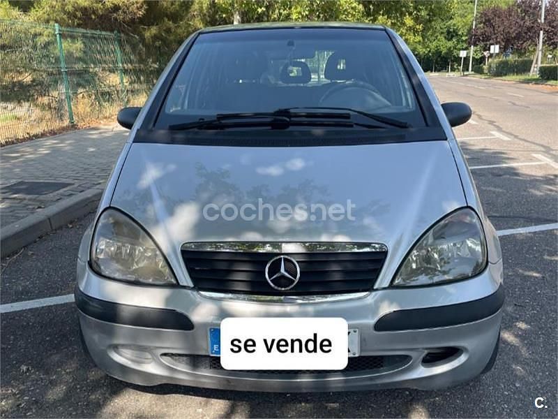 Usado Mercedes A170 Classic 90 CV (66 kW) 2002 Gris / plata Monovolumen