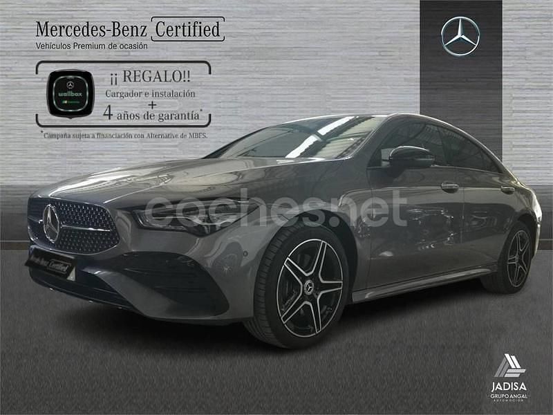 Gris montaña Usado 2024 Mercedes CLA250e AMG line Berlina | 40.990 € (Precio justo) - Imagen 1/4