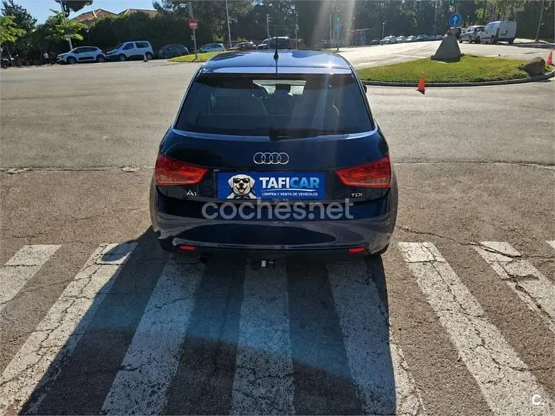 Usado Audi A1 Attraction 105 CV (77 kW) 2011 Azul Utilitario