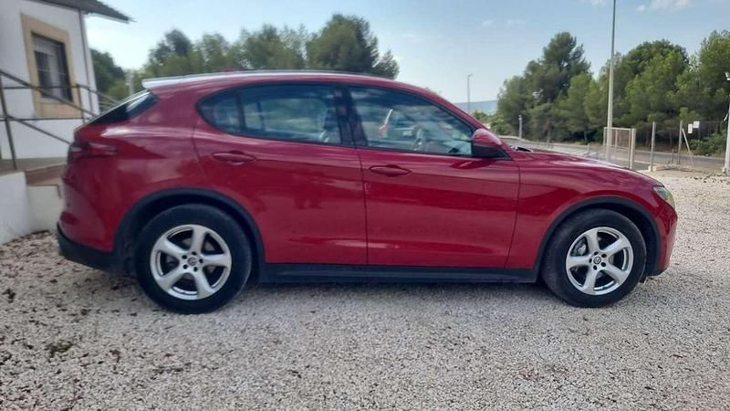 Usado Alfa Romeo Stelvio 179 CV (131 kW) 2018 Burdeos SUV