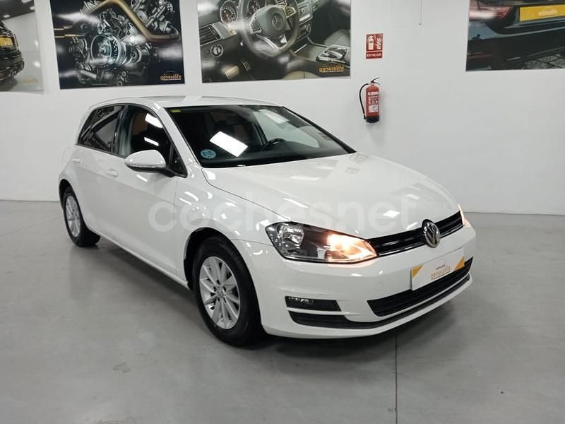 Usado VW Golf VII Advance 110 CV (80 kW) 2016 Blanco Berlina