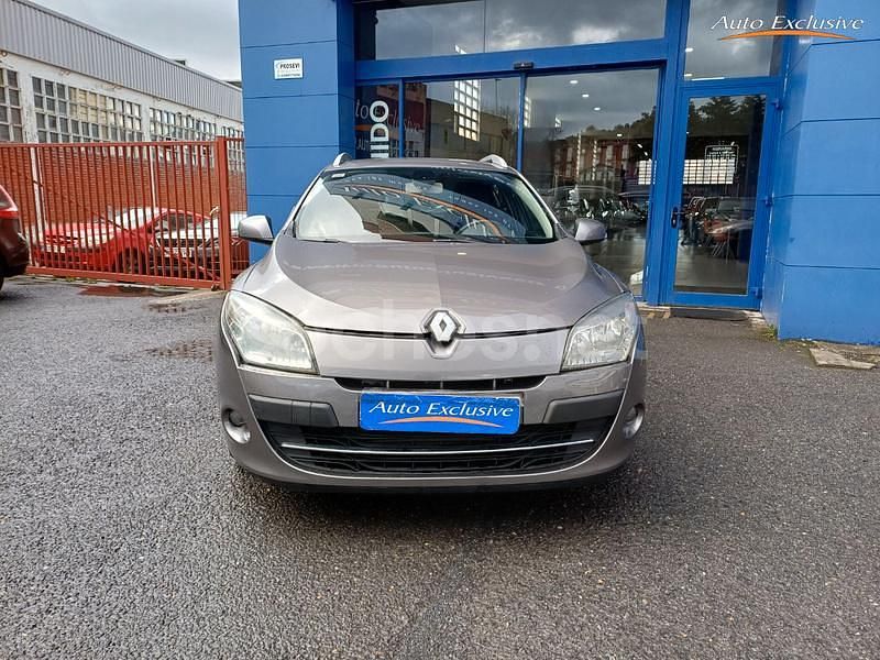 Usado Renault Mégane GrandTour Dynamique 130 CV (95 kW) 2009 Gris / plata Familiar