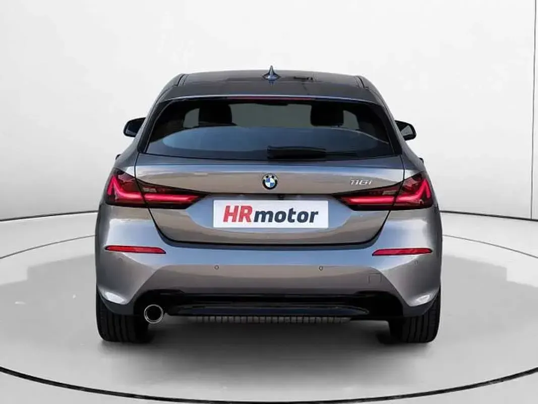 Usado BMW 116 Comfort Edition 109 CV (80 kW) 2021 Gris Utilitario