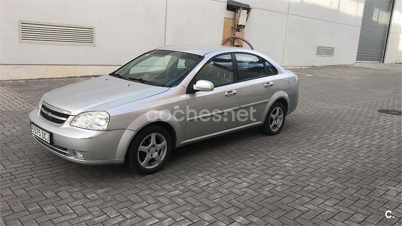 Gris / plata Usado 2004 Chevrolet Nubira SX Berlina | 1800 € - Imagen 1/4