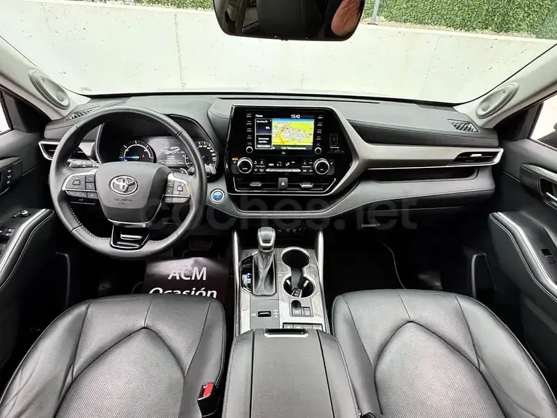 Usado Toyota Highlander Luxury 246 CV (180 kW) 2022 Gris / plata SUV