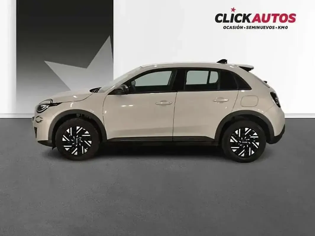 Usado Fiat 600 Pop 110 CV (80 kW) 2025 Blanco SUV