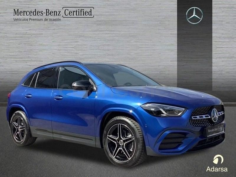 Usado Mercedes GLA200 AMG line 150 CV (110 kW) 2025 Azul espectra SUV