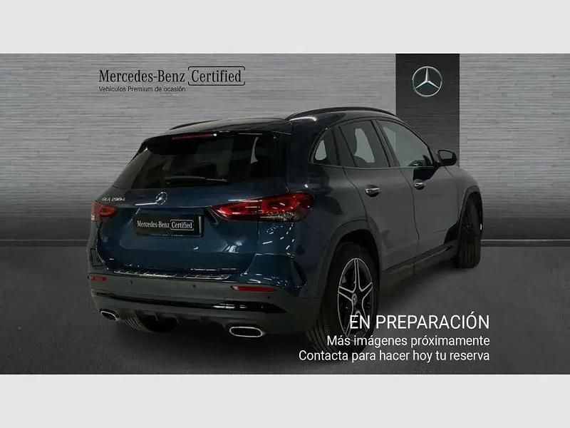 Usado Mercedes GLA200 150 HP (110 kW) 2022 Azul SUV