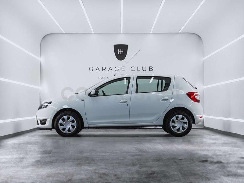 Usado Dacia Sandero Lauréate 75 CV (55 kW) 2016 Blanco Utilitario