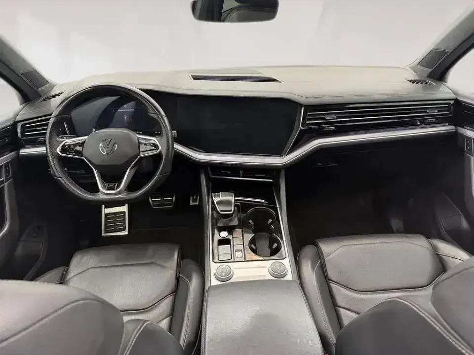 Usado VW Touareg R-line 231 CV (169 kW) 2022 Gris SUV