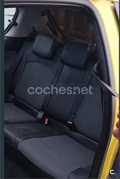 Usado Peugeot 206 GTi 138 CV (101 kW) 2003 Amarillo Berlina