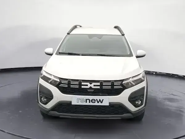 Usado Dacia Jogger Expression 100 CV (73 kW) 2025 Blanco Monovolumen
